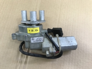 CARAVELLE SRGL KAPI VAKUM MOTORU 7E0843766A